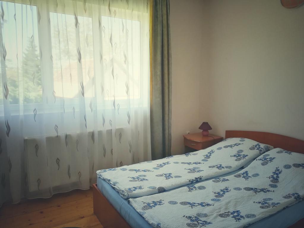 Pensiunea Apolka Panzio Covasna Extérieur photo