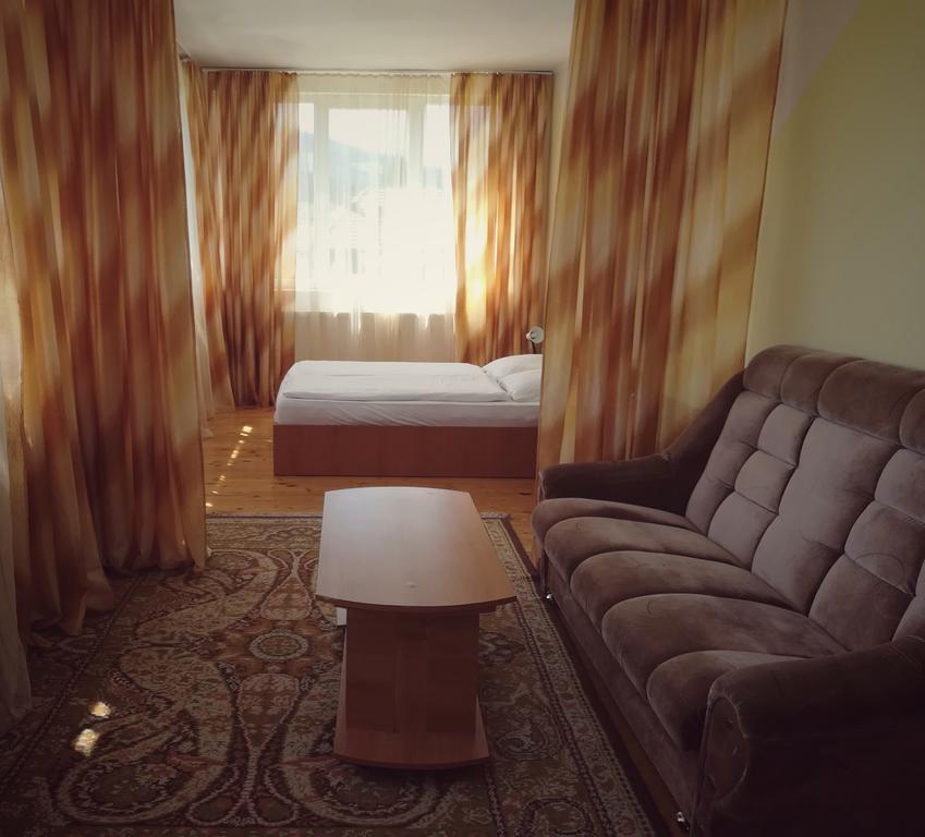 Pensiunea Apolka Panzio Covasna Extérieur photo