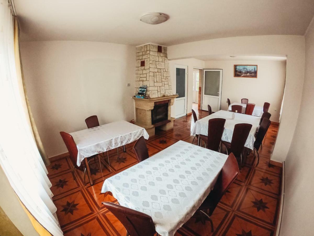 Pensiunea Apolka Panzio Covasna Extérieur photo