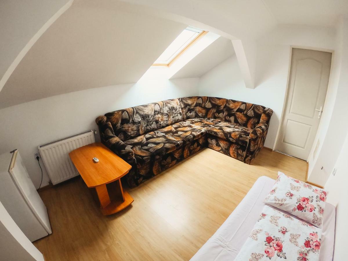 Pensiunea Apolka Panzio Covasna Extérieur photo