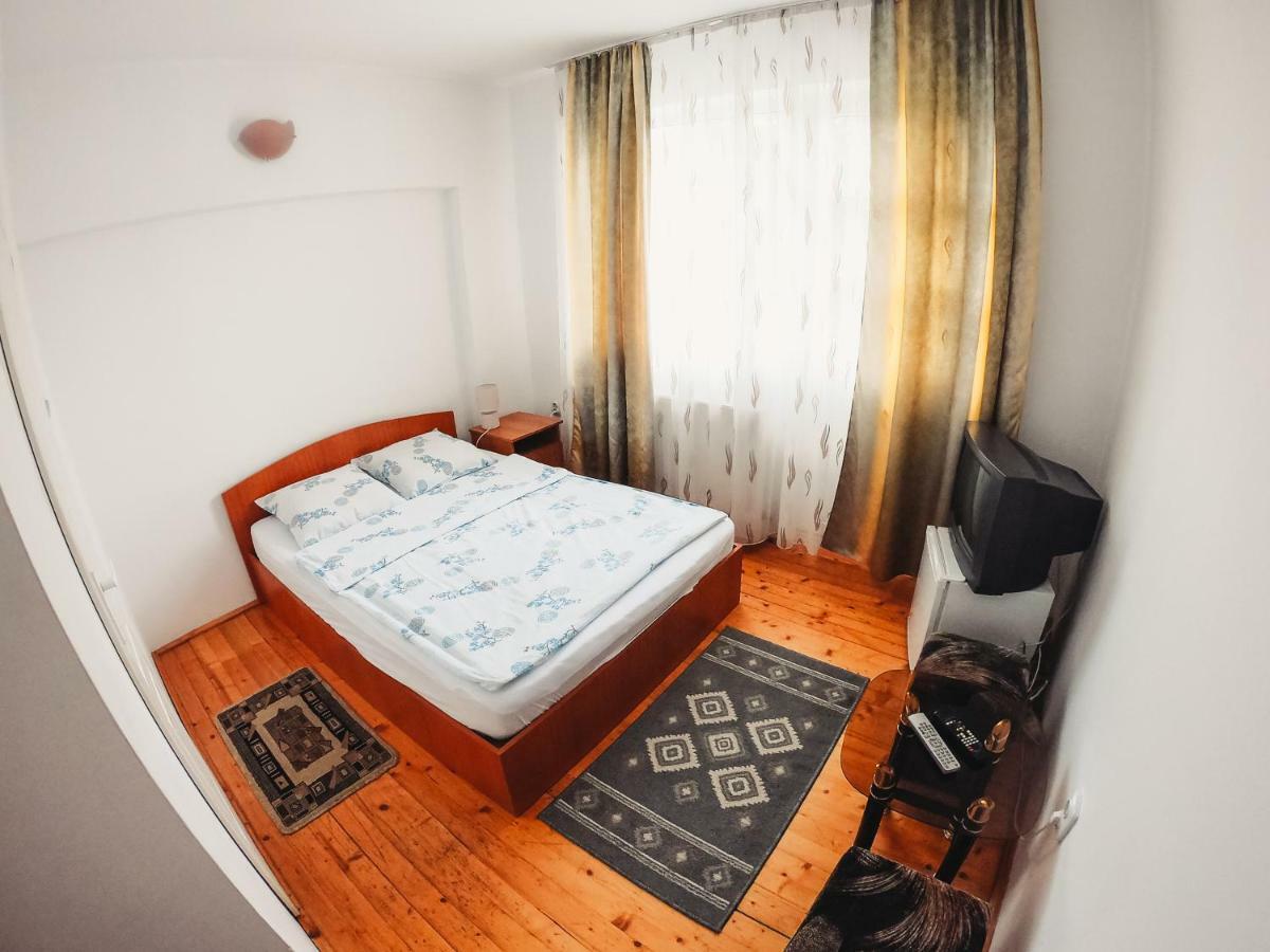 Pensiunea Apolka Panzio Covasna Extérieur photo